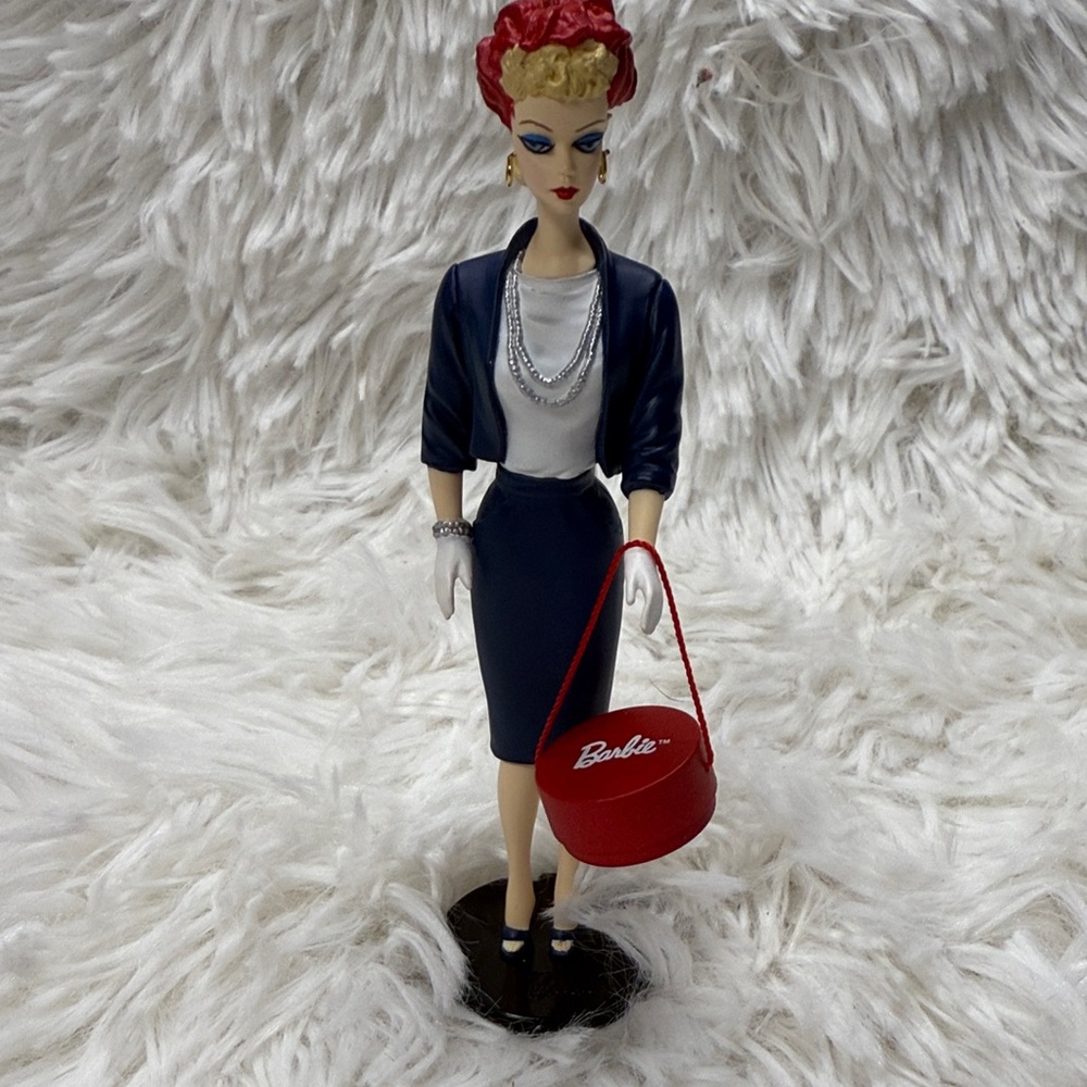 2000 Commuter Barbie in Navy and Red Ensemble with Purse